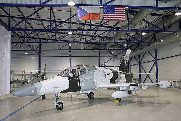 Draken Aero L-159